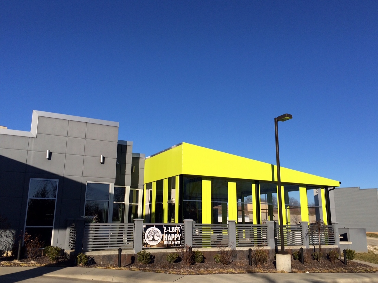 Z Loft Hotel Bar &amp; Grill