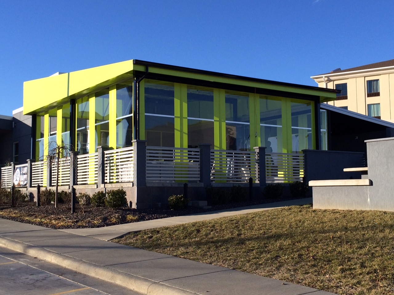 Z Loft Hotel Bar &amp; Grill